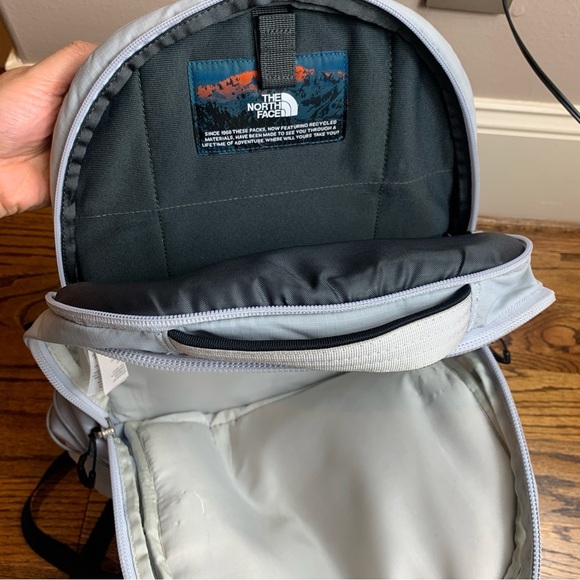The North Face Gray Off White Backpack Borealis - Picture 2 of 6